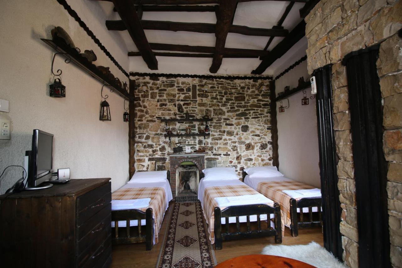 Hotel Nasho Vruho 베라트 외부 사진