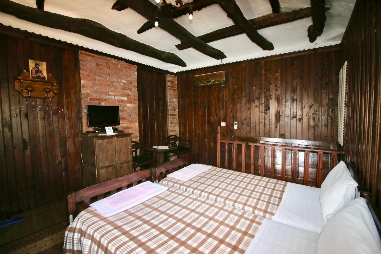 Hotel Nasho Vruho 베라트 외부 사진