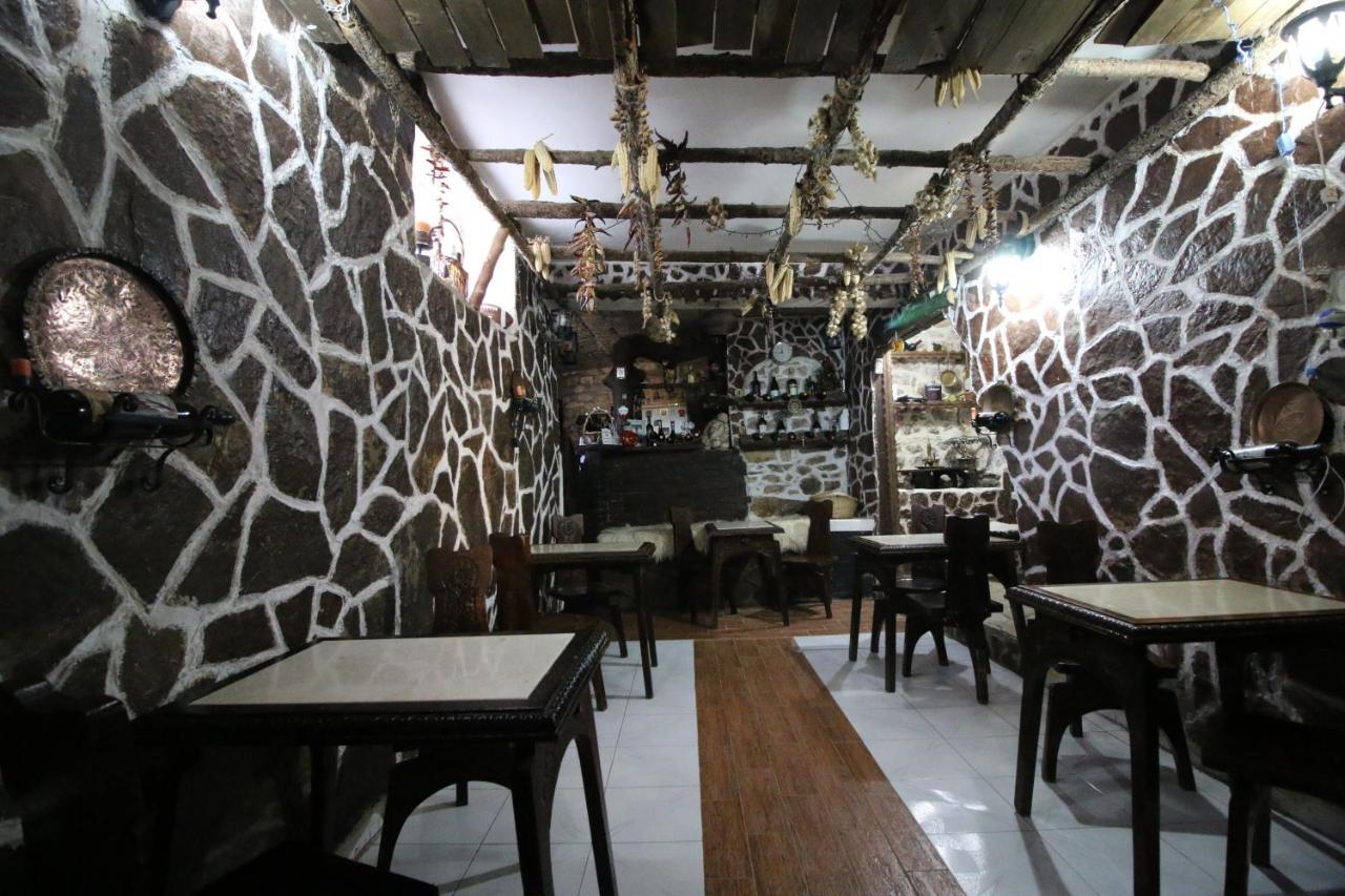 Hotel Nasho Vruho 베라트 외부 사진